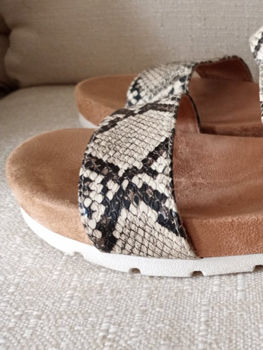 'CLIFFS' Faux reptile 'TAHLIE' Slide Sandal Size 7.5 EUC - Picture 2 of 15